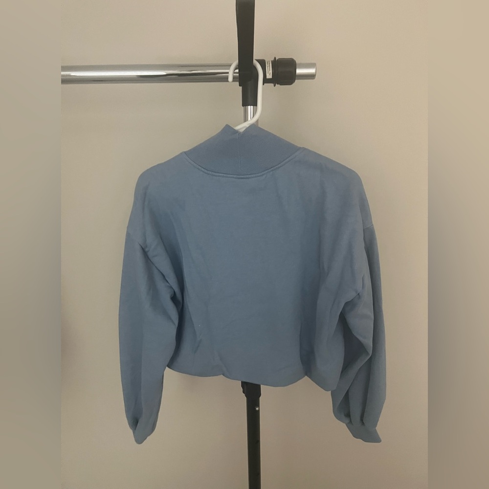 Anthropologie blue cropped sweatshirt size m